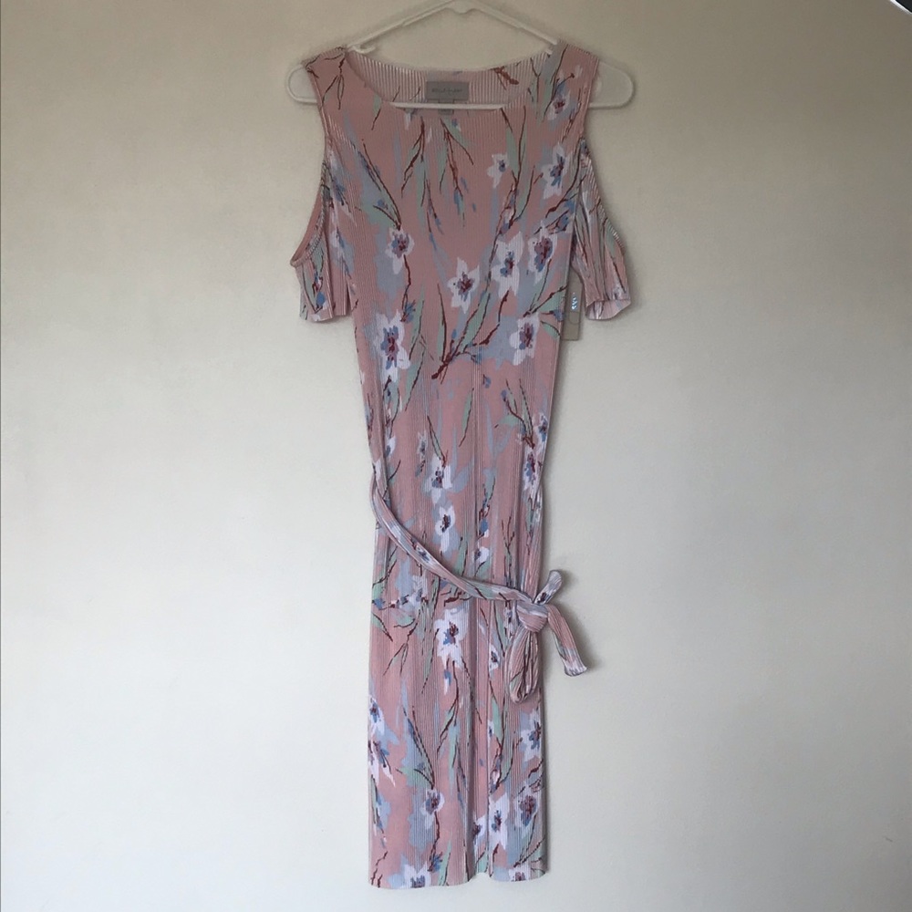 Belle sky new floral cold-shoulder pleated dress